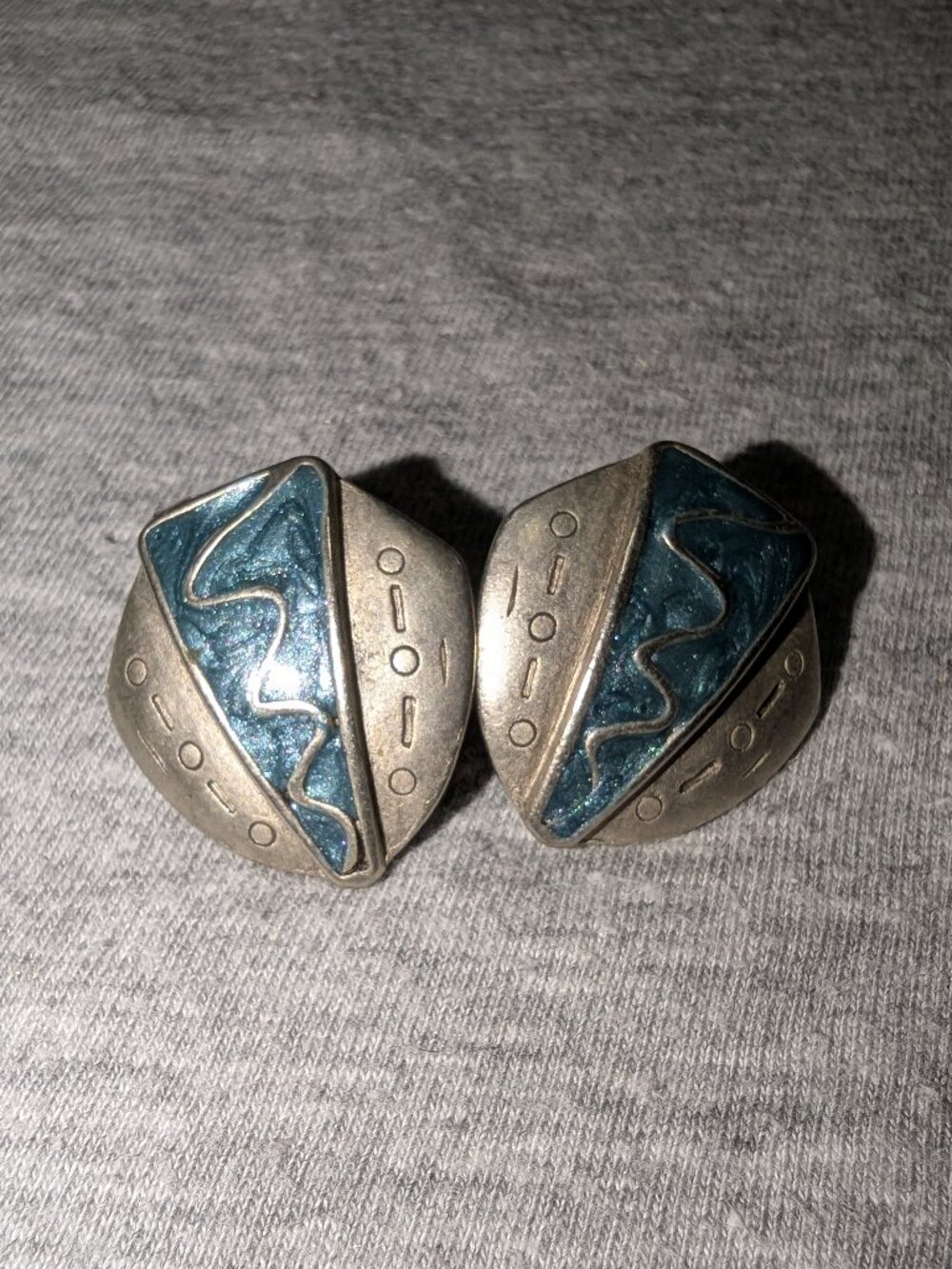 $3 with Bundle ~ Vintage Pewter Silver Tone Teal Enamel Stud Earrings  6843